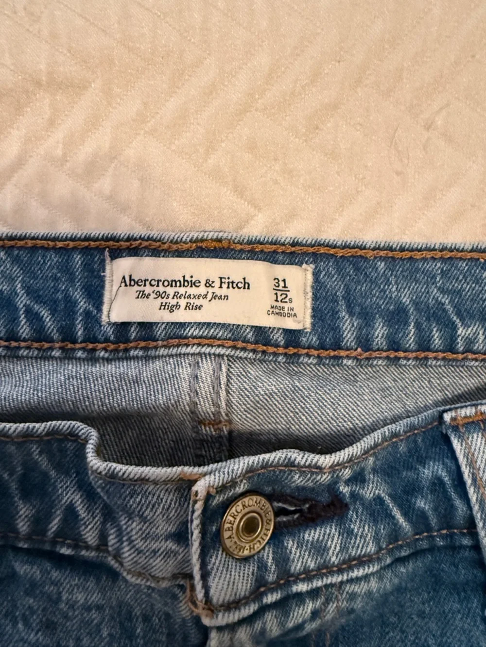 Abercrombie & Fitch Straight Leg Blue Jeans - Picture 3 of 3
